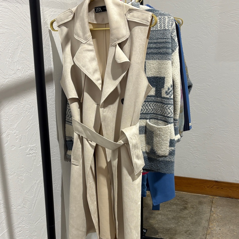 Zara Light Tan Sleeveless Suede Belted Coat